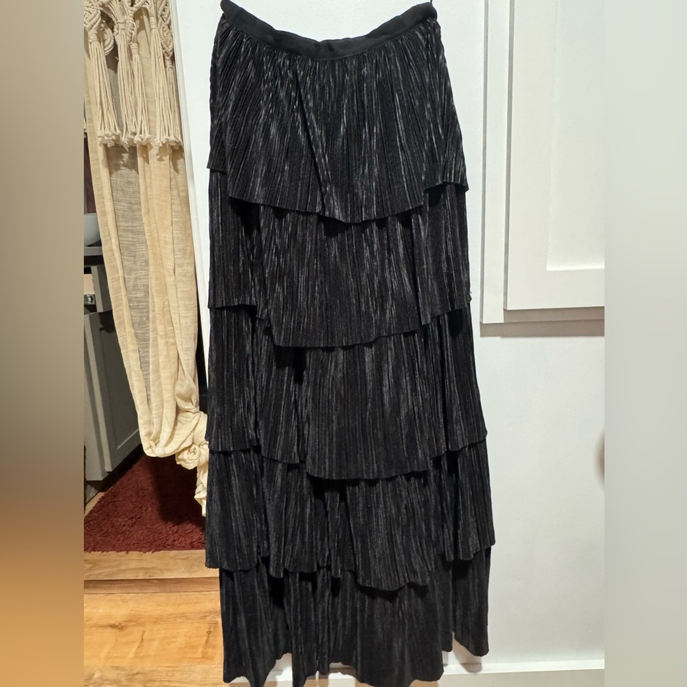 Cute flirt layered black long skirt